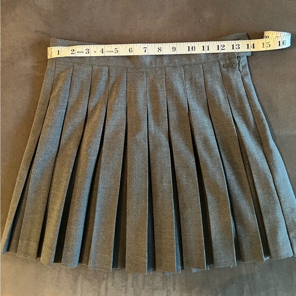 NWT box pleated mini skirt gray - Picture 7 of 8